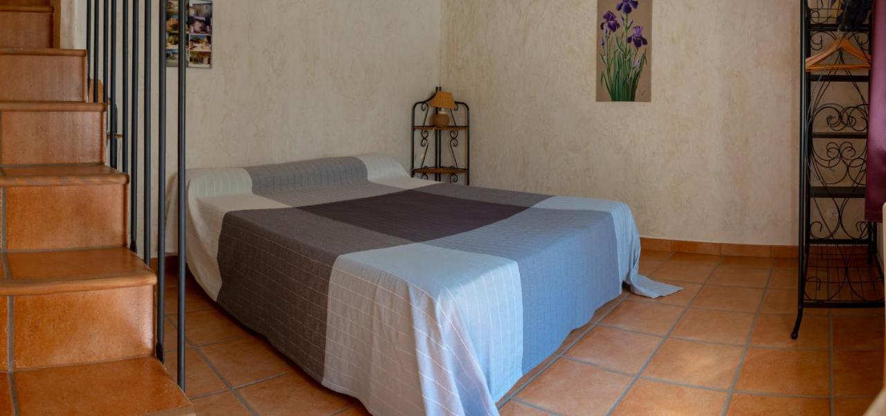 Bed and Breakfast Le Mas Du Chat Cavaillon Exterior foto