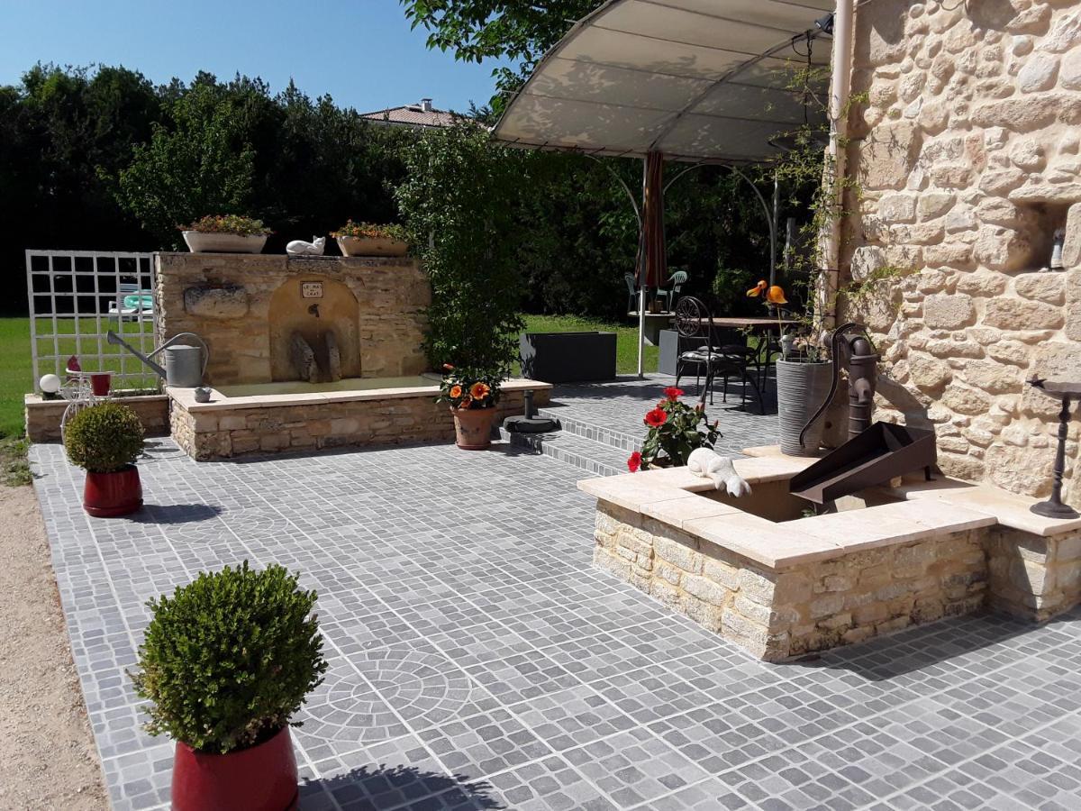 Bed and Breakfast Le Mas Du Chat Cavaillon Exterior foto