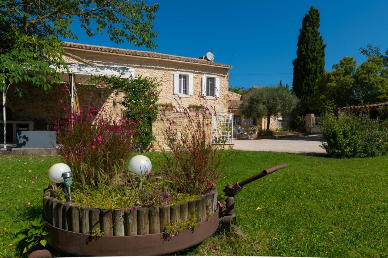 Bed and Breakfast Le Mas Du Chat Cavaillon Exterior foto